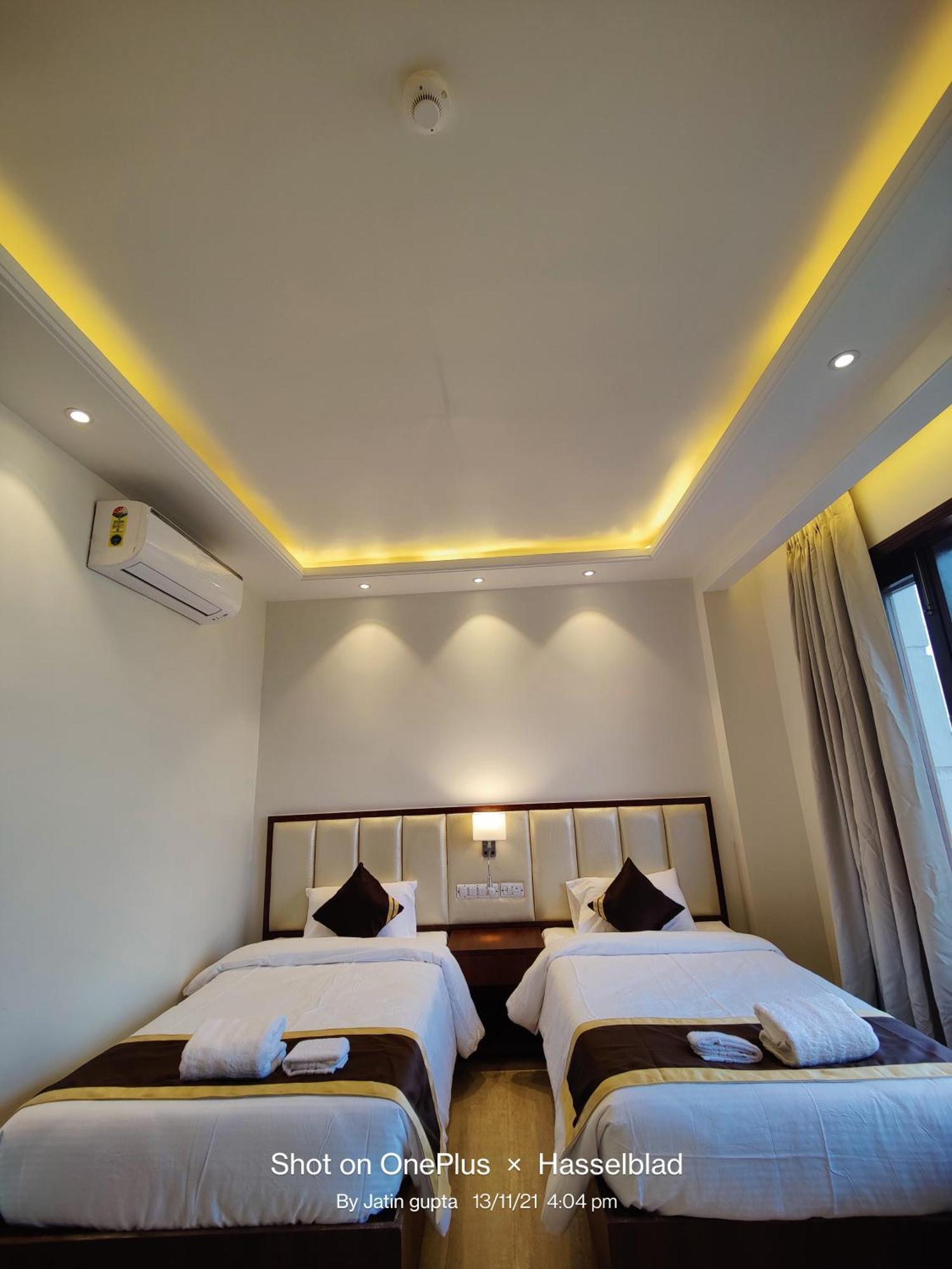 Mds Royal Resort Tulsipur Kültér fotó